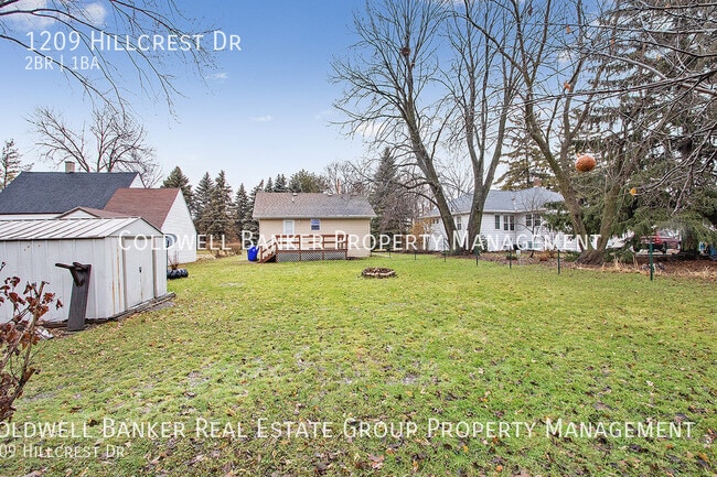 Building Photo - 1209 Hillcrest Dr