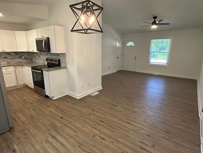 Building Photo - 2325 Quartz Ct