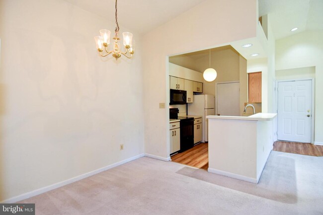 Building Photo - 7705 Lafayette Forest Dr