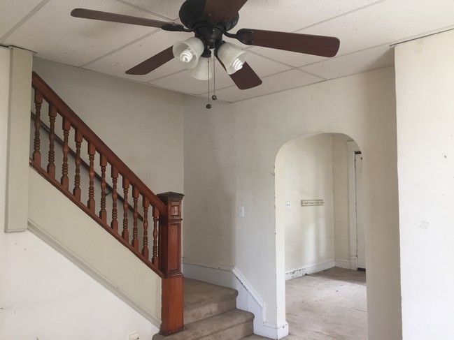 Foto del edificio - 320 Walton Ave