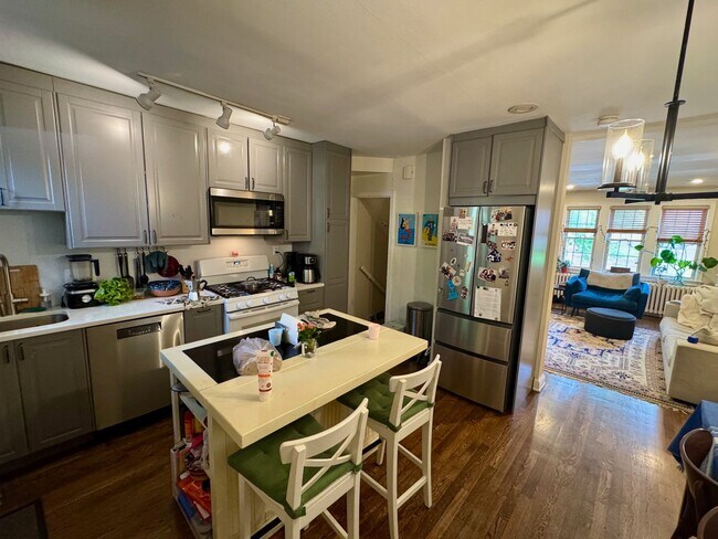 Foto del edificio - 3446 Brown St NW