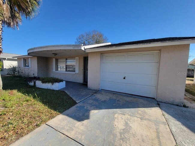 Foto del edificio - 5912 Della Dr