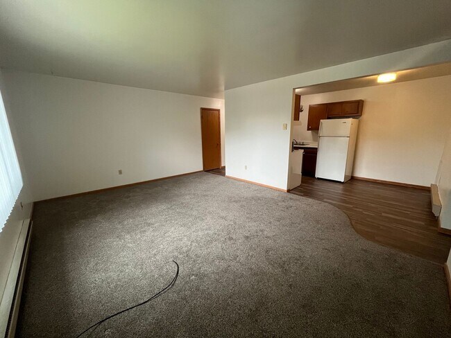 Foto del edificio - Ambassador 2 Bed 1 Bath Apartment