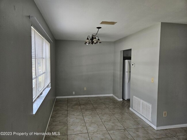 Building Photo - 4623 Cynthia Ln