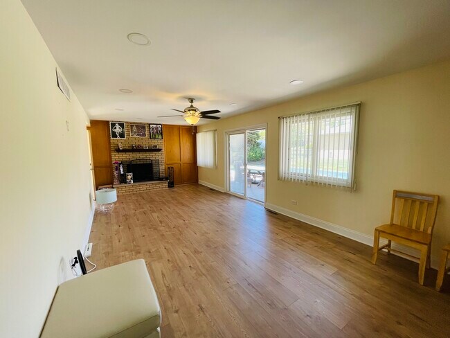 Foto del edificio - 3500 Plum Grove Dr