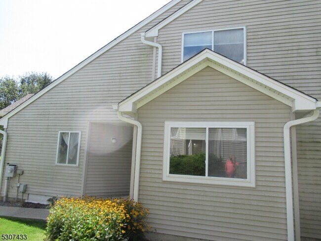 Building Photo - 12 Pale Star Ct