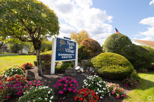 North Isle Apartments