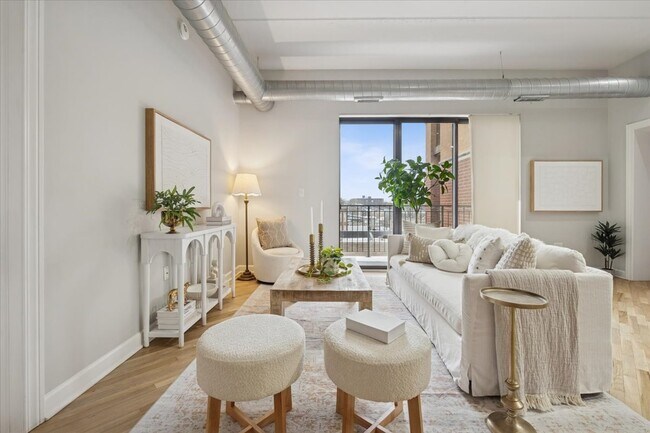 Foto del edificio - 3125 W Fullerton Ave
