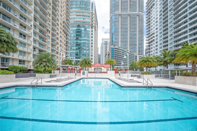 Foto del edificio - 1155 Brickell Bay Dr