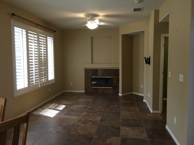 Foto del edificio - Nice home in Tracy, CA
