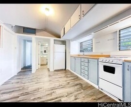Building Photo - 465 N Kainalu Dr