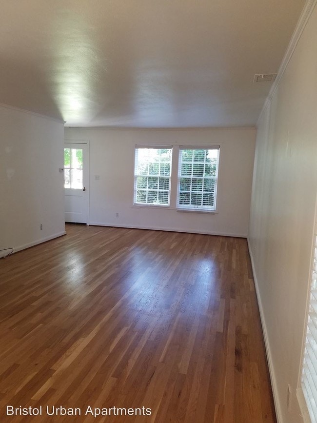 Foto del edificio - 7905 SW Cedar St