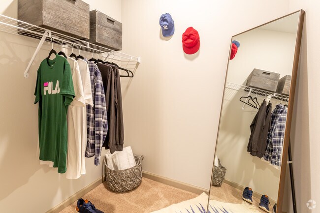 4BR, 4BA - 1421 SF - The Locale Fayetteville | Student Housing