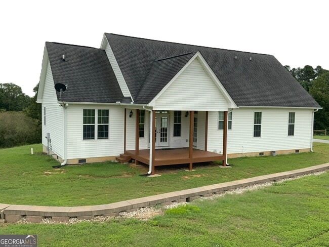 Foto del edificio - 135 Evans Rd