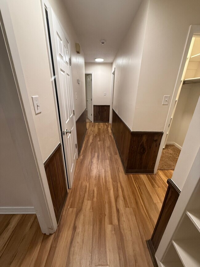 Foto del edificio - 216 Clower Ave