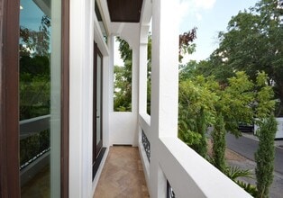 Building Photo - 6501 Minola St