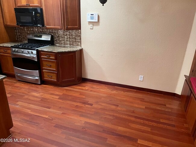 Building Photo - 9175 N Palm Brook Dr
