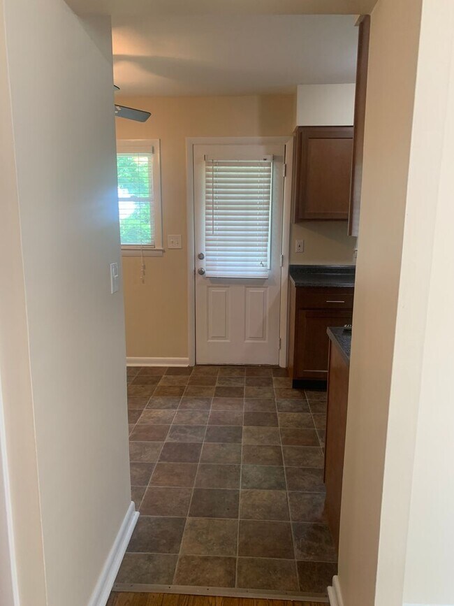 Foto del edificio - 2611 Gardiner Ln