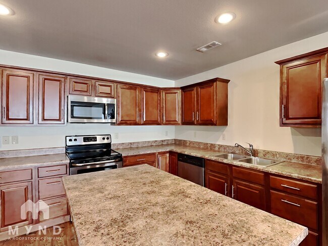 Foto del edificio - 311 E Thurman St