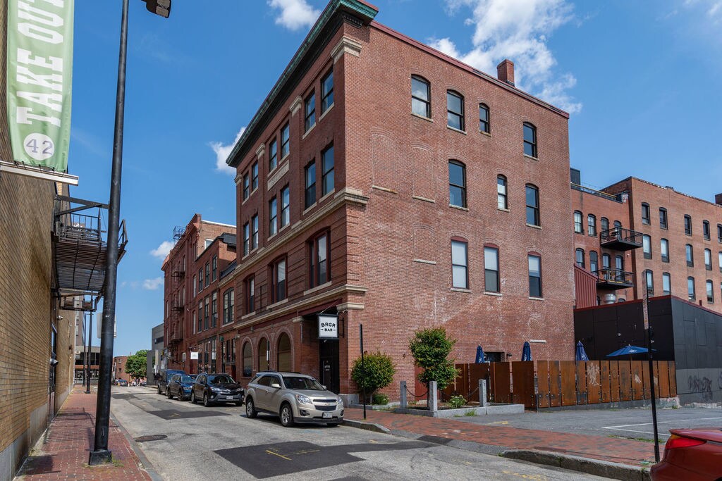 15 Brown St, Portland, ME 04101 Condo for Rent in Portland, ME