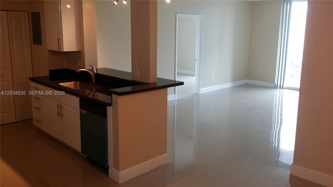 Building Photo - 1250 S Miami Ave