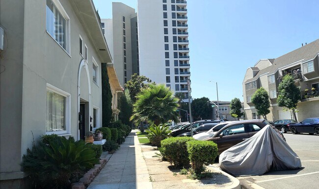 OCEAN Adjacent. - 22 Esperanza Ave