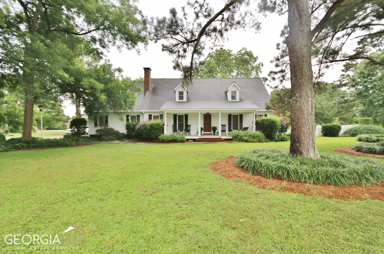 1001 Brownwood Rd, Madison, GA 30650 House Rental in Madison, GA