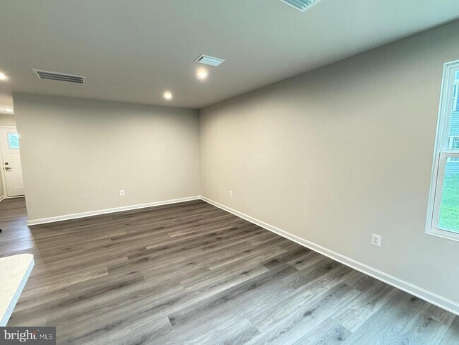 Foto del edificio - 613 Laurelwood Dr