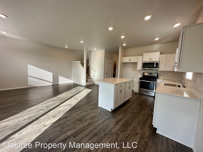 Building Photo - 4 br, 2.5 bath House - 457 Himalaya St NE