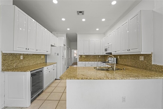 Building Photo - 4294 Diamond Ter