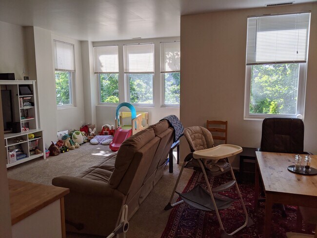 Foto del edificio - 218 Thorndike St