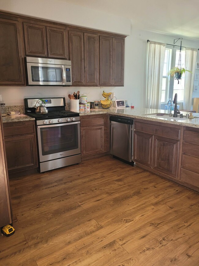 Building Photo - 2751 Park View Ct