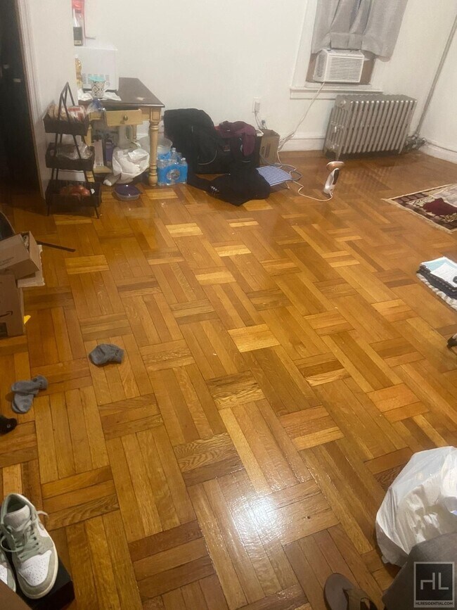 XXL LARGE ROOM FOR RENT BROOKLYN AVENUE/ Room for Rent in