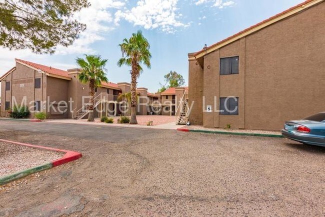 Foto del edificio - 5233 W Myrtle Ave