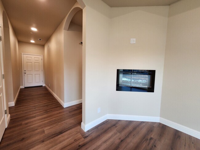 Entry way into kitchen and livingroom - 21865 Preston Pl