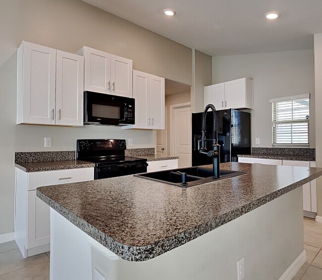 Building Photo - 14620 Dunrobin Dr