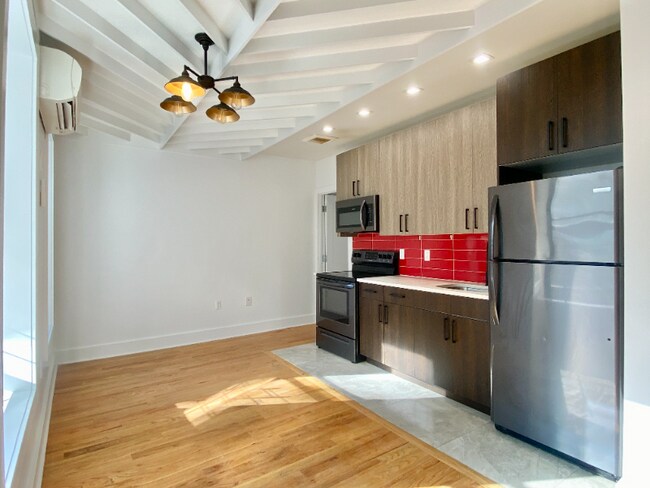 Foto del edificio - 930 DeKalb Ave