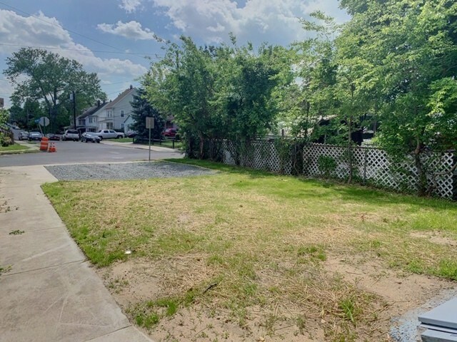 Building Photo - Newly renovated apartment in Westville