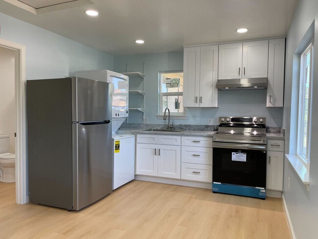 Building Photo - 840 Camille Ct