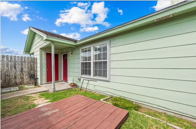 Foto del edificio - Townhouse for Rent – 2 Bed / 1 Bath