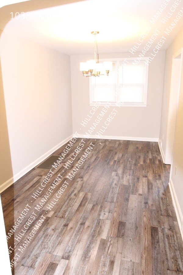 Building Photo - 1038 Hopkins Ave