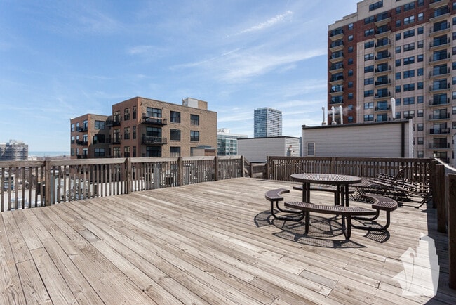 Building Photo - 1503 S State St