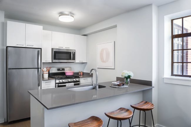 Building Photo - 1964 W Diversey Pkwy