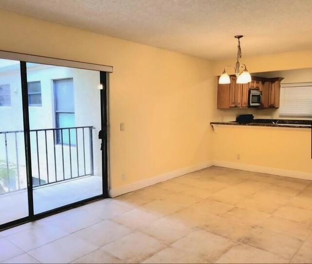 Building Photo - 1442 Lake Crystal Dr