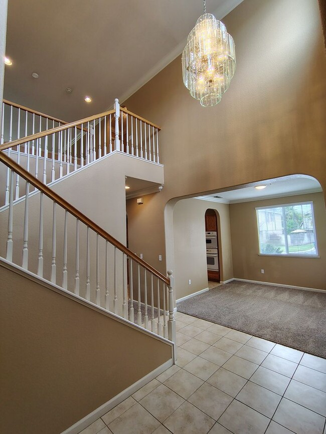 Building Photo - 13606 Brook Way