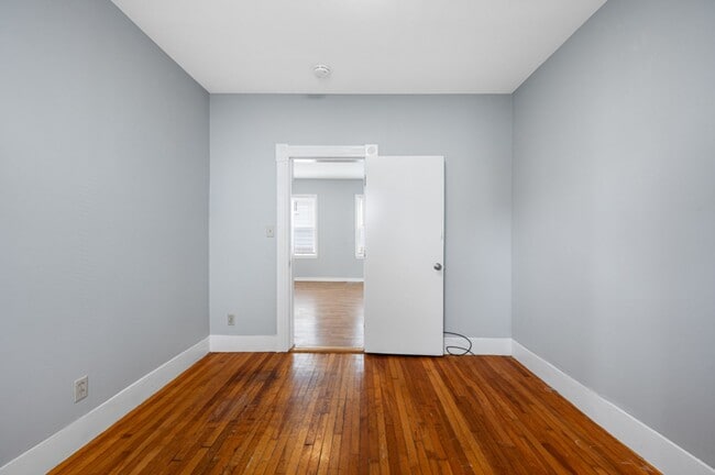 Building Photo - Close Proximity to Clark University!