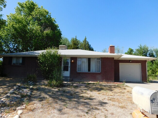 Photo - Spacious in the Redlands House