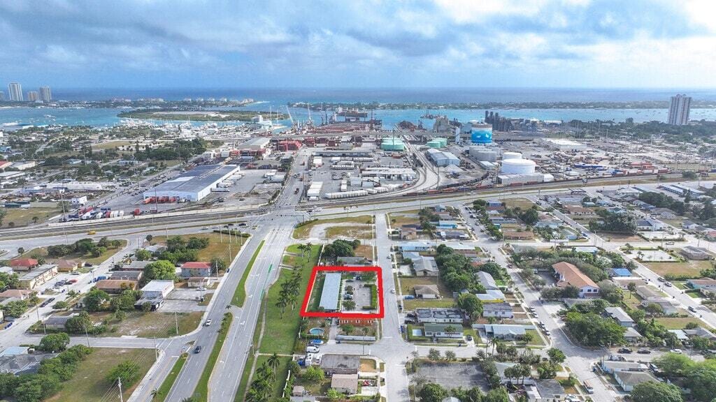 Foto principal - 2067 32nd St