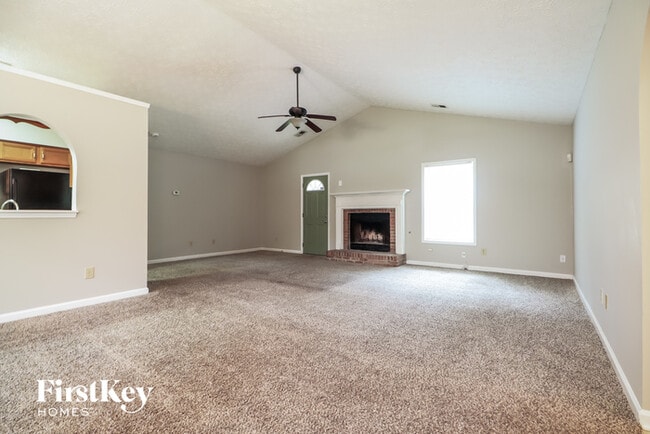 Building Photo - 204 Pineknoll Ct
