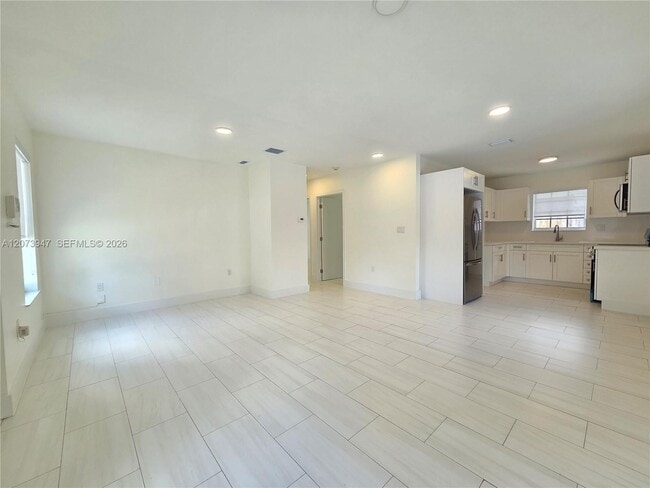 Building Photo - 242 NW 51st Ave